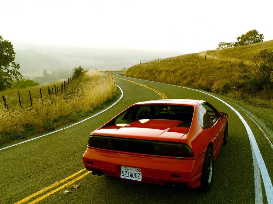  Pontiac Fiero 1984 года  (фото 13 из 19)